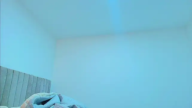 thomas_gun live cam on StripChat