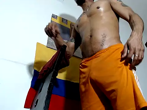 lucascastrohot live cam on StripChat