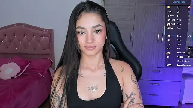 Lizzie_corner_v live cam on StripChat