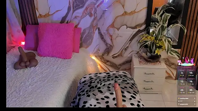 lonely_shewolf webcam