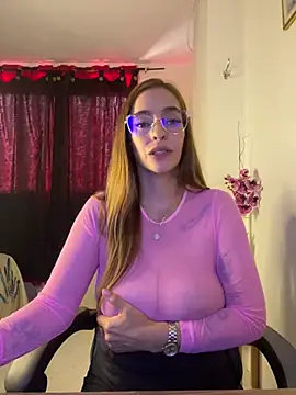 Alessandra_Schmoll live cam on StripChat