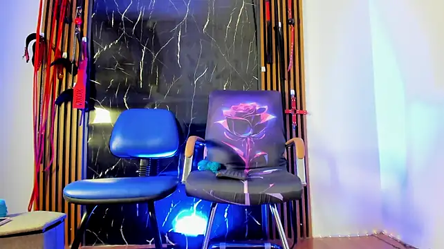 Maison-velvetbdsm live cam on StripChat