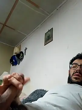 Eduardovergota live cam on StripChat