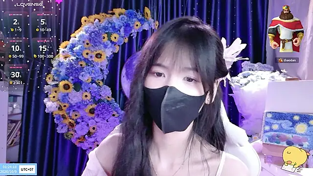 Your-Sunshinee live cam on StripChat