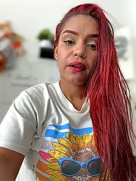 Sara-77 live sex cam