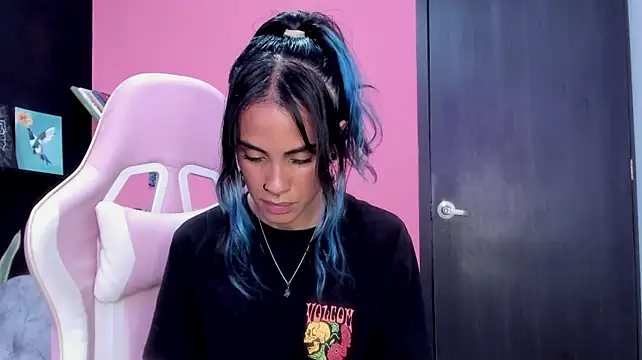 azula_lillet live cam on StripChat