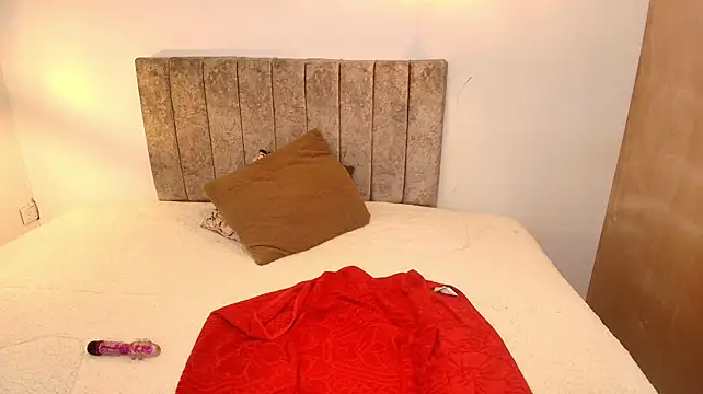 Maya_Fox__