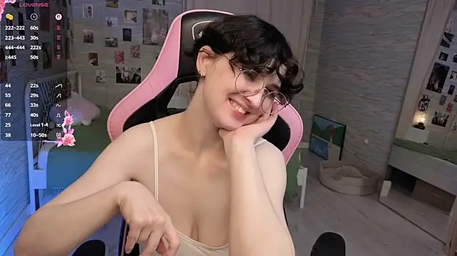 MilkyLily live sex cam