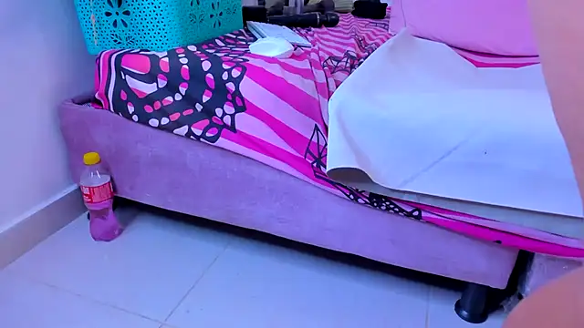Elianissquirt live cam preview