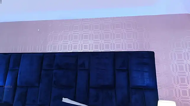 Cami_Rousse live cam preview
