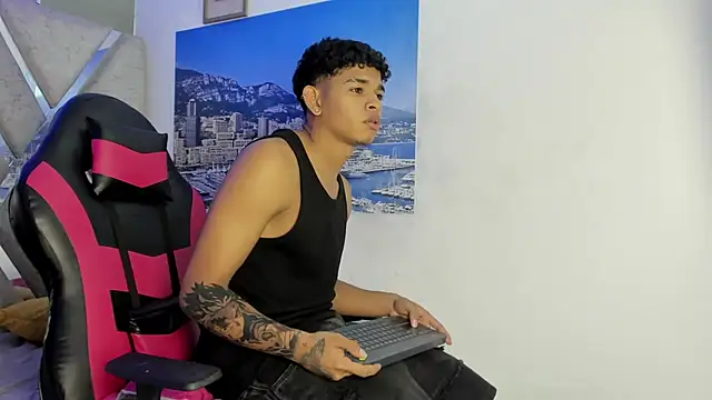 nova_mitchell7 live cam on StripChat