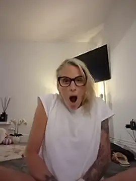 Busty-MorganXX webcam