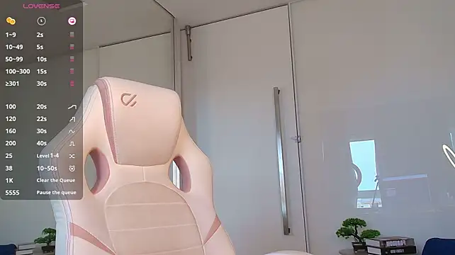 Francesca_Olsen