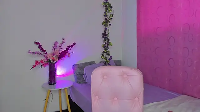 Brittanny77 webcam stripchat model stream image