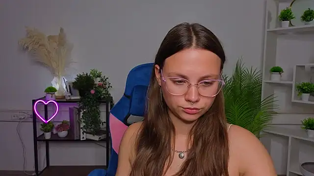 MayaPowell live cam preview