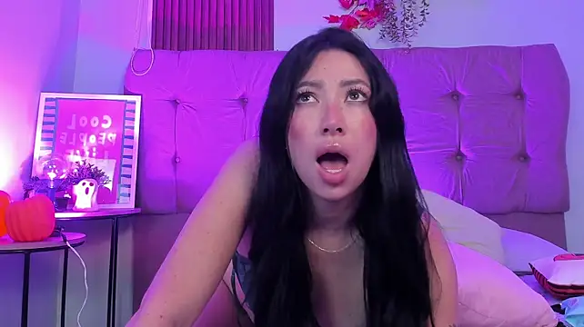 lilyy_evanss live cam on StripChat