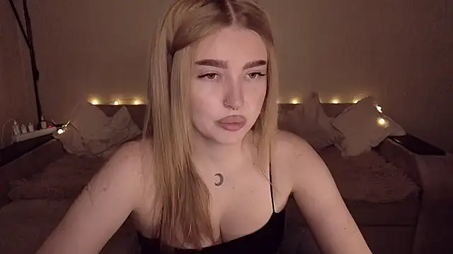 ViolettaLopez live cam on StripChat