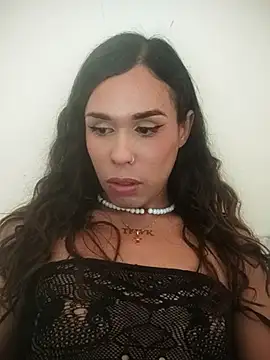 pretty_ariiel live cam on StripChat