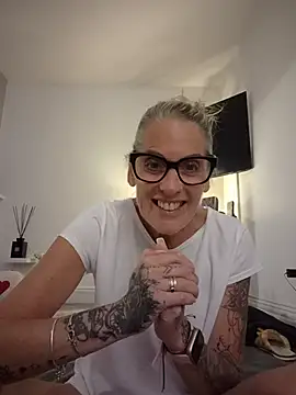 Busty-MorganXX webcam