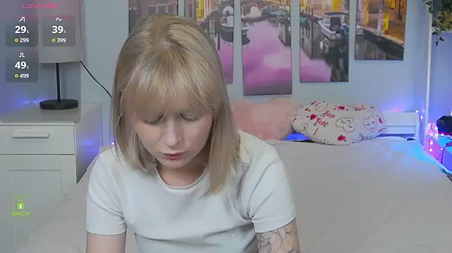 LunaLilo webcam stripchat model stream image