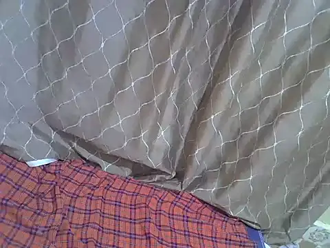 Chesolii live cam on StripChat