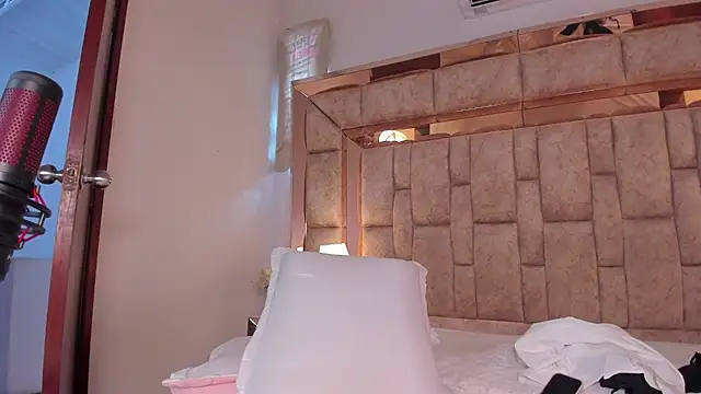 mia_isabell20