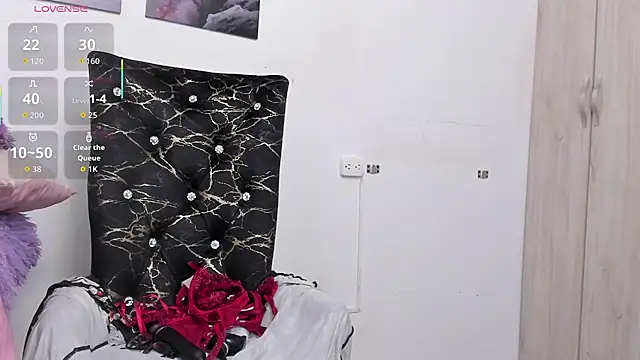 abigail_f00x live cam on StripChat