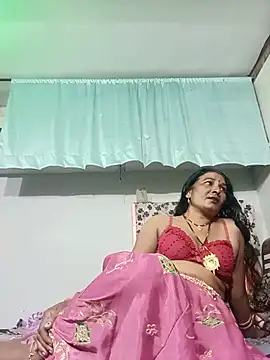 YOURFIVAA live cam on StripChat
