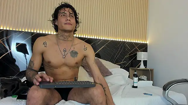 Damian_romanoff_ live cam on StripChat