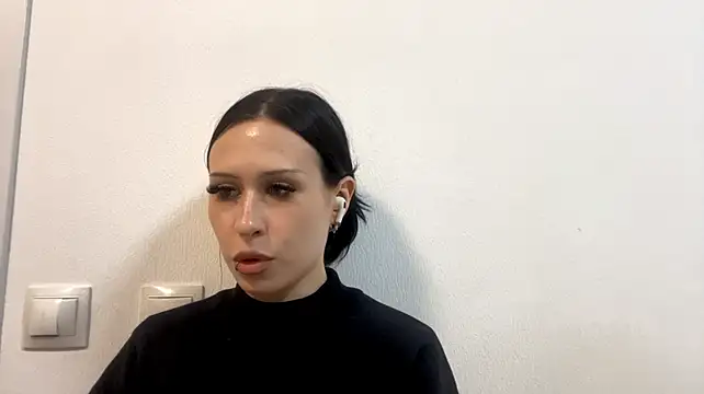 AteEtonian live cam on StripChat