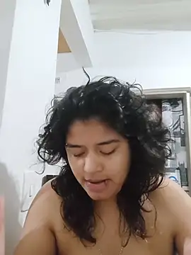 yeral2017 live cam on StripChat