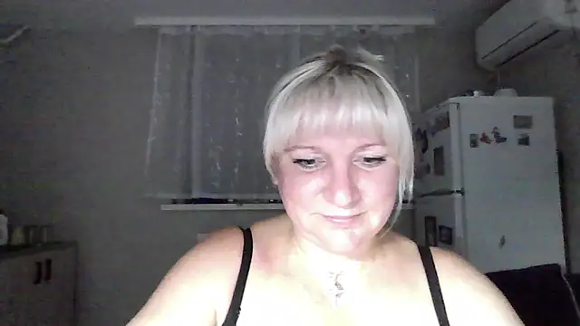 MeilomaWesa live cam on StripChat