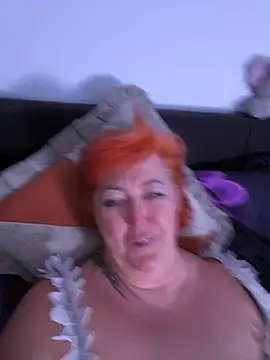 MissSilken live sex cam