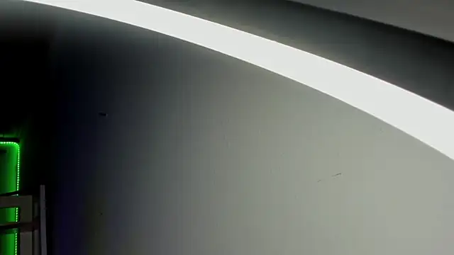 Naomy_Kiss