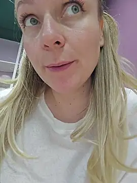Show de webcam ao vivo com Bondgirl_013 - Brinquedos Lovense interativos disponíveis