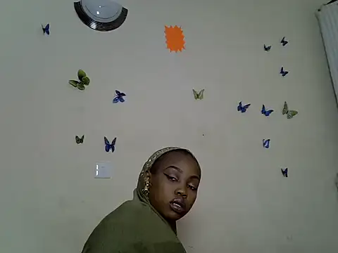 Pretty_troublez webcam stripchat model stream image