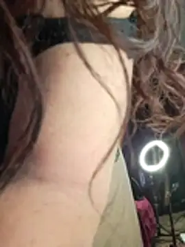 GypsyEsmeralda live cam preview