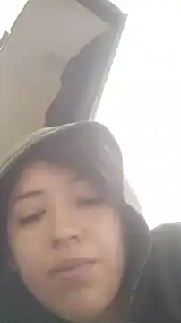 Tomboyhot77 live cam preview