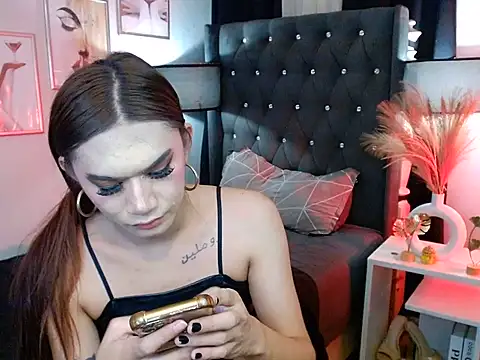 MarieWanah live cam preview