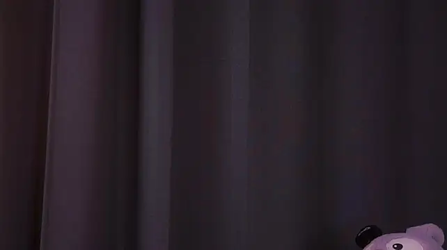 ModestaCavan live cam preview
