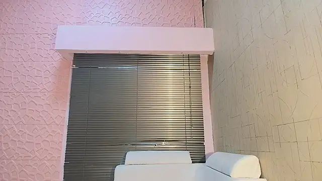 NathalyLeen live cam on StripChat