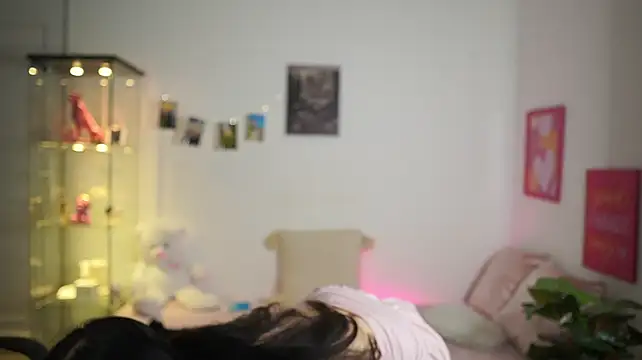 MiaPaloma18 live cam on StripChat