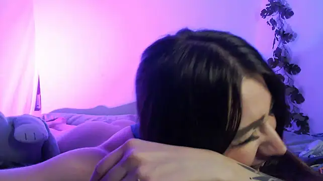 KynekoBtbf Live Webcam on Stripchat