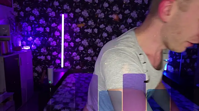 Vuitton live cam on StripChat