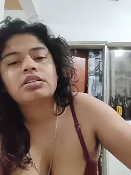 yeral2017 live cam on StripChat