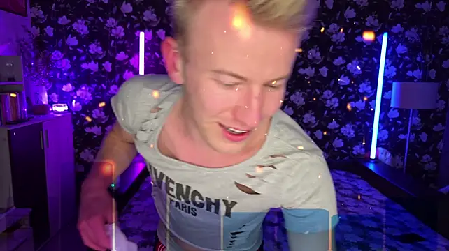 Vuitton live sex cam