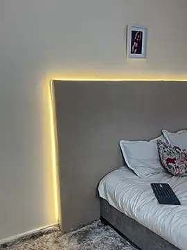 Ambersfoxx live cam on StripChat
