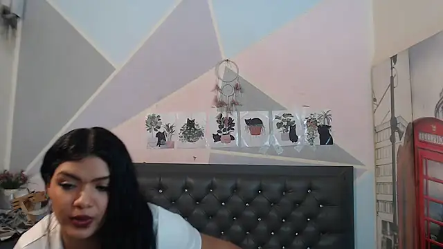 Adut_Akech webcam