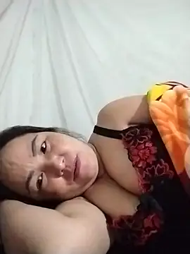 NAAYA8190 live cam on StripChat