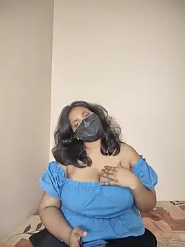 Tasty_Bunnyyy live cam on StripChat